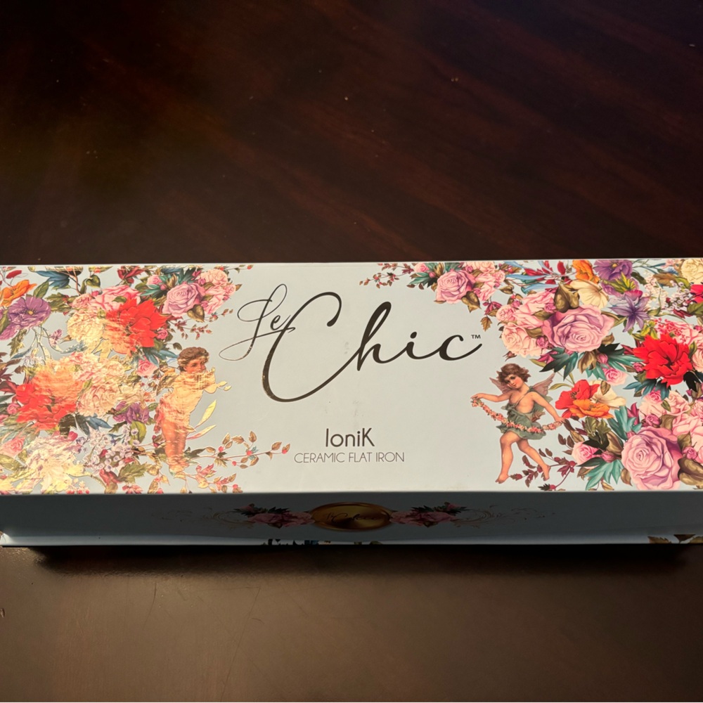 Le Chic Ionik ceramic flat iron